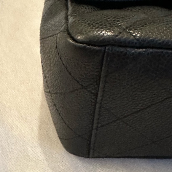 AUTHENTIC CHANEL CAVIAR LEATHER SINGLE FLAP BLACK AND GOLD HARDWARE MAXI EXCEL - Picture 3 of 12